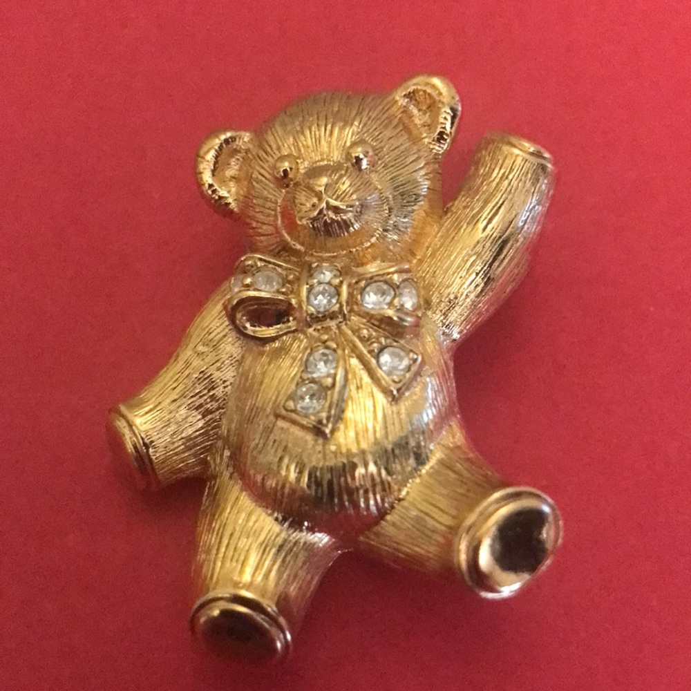 Vintage Avon Teddy bear brooch